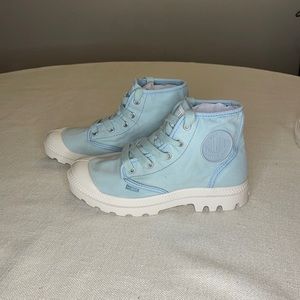 A gift, not my style. Worn once.